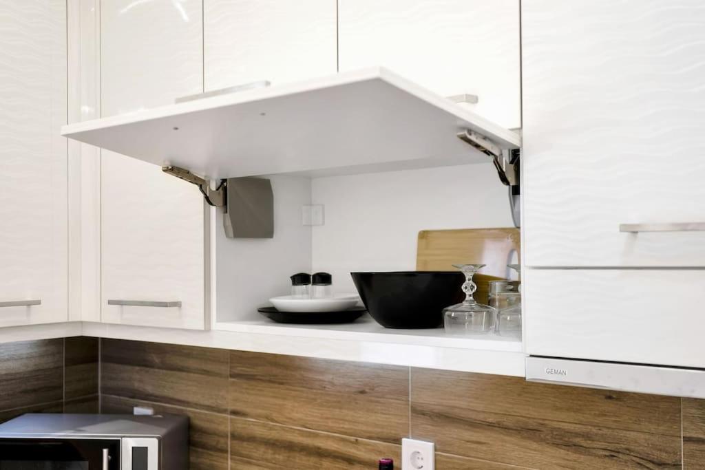 Artemis Modern Apartment Афины Экстерьер фото